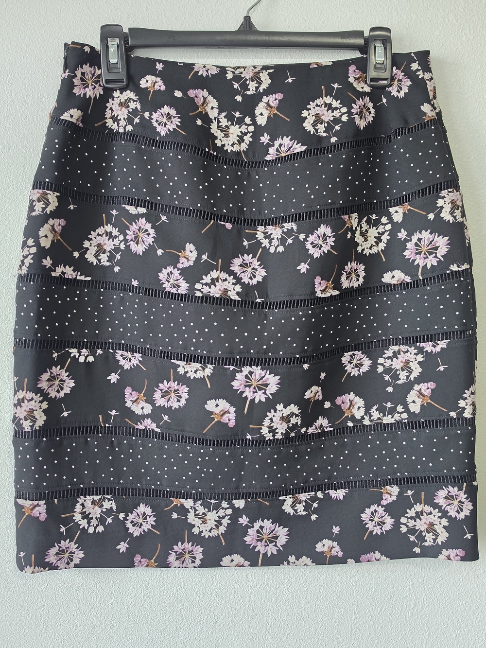 White House Black Market Black Floral & Pink Polka Dot Pencil Skirt, Size 6